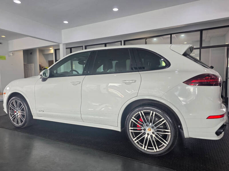 2016 Porsche Cayenne GTS
