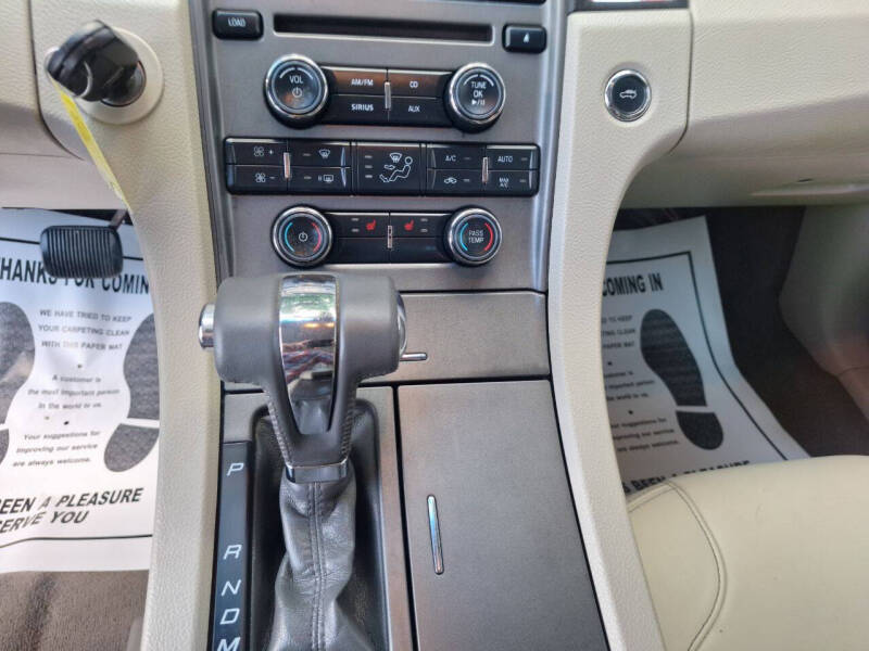 2011 Ford Taurus SEL