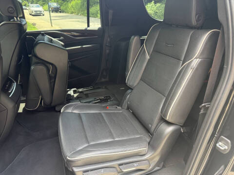 2022 Cadillac Escalade ESV Premium Luxury