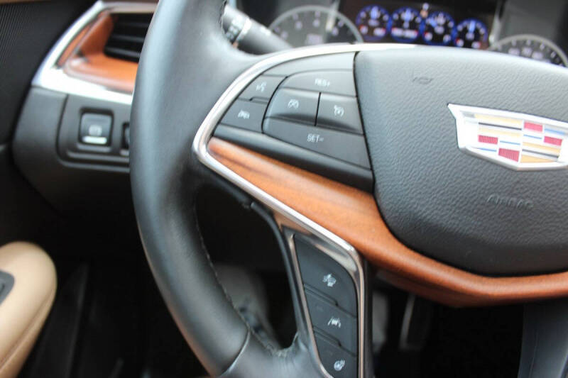 2017 Cadillac XT5 Platinum