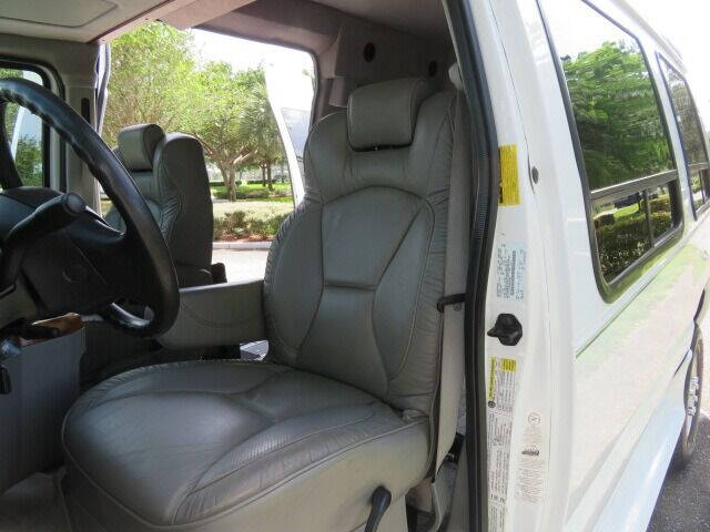 2010 Ford E-Series E-350 SD