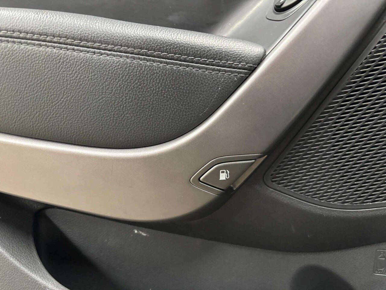 HyundaiSanta Fe Sport13