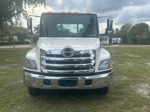 2014 Hino 268