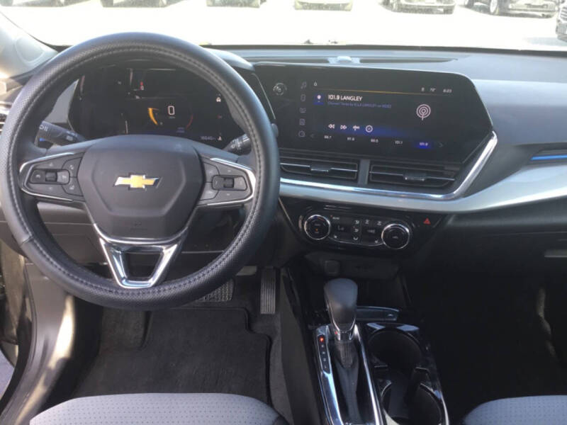 2025 Chevrolet Trax LT