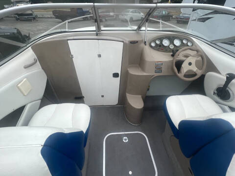 2004 Bayliner 210 CU