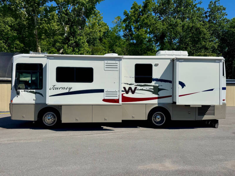 2002 Freightliner XCS Chassis