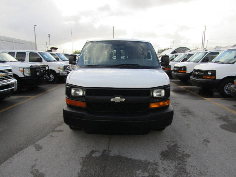 2014 Chevrolet Express Cargo Work Van photo 3