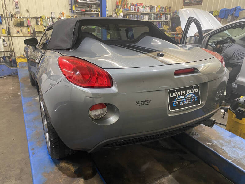 2006 Pontiac Solstice for sale at Lewis Blvd Auto Sales in Sioux City IA