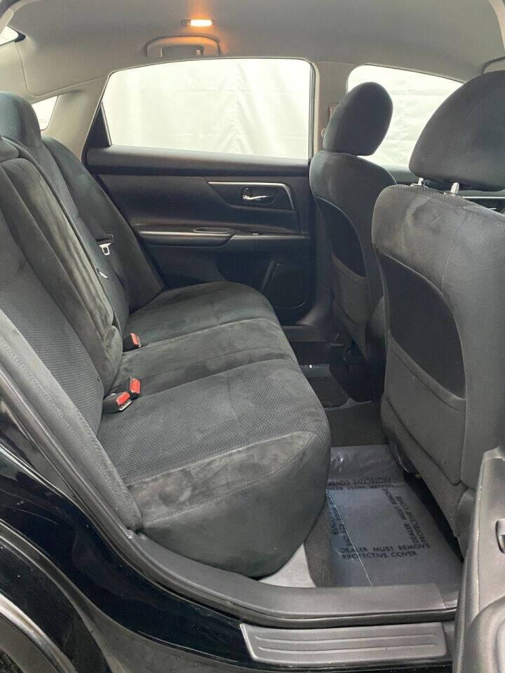 2015 Nissan Altima 2.5 SV 4dr Sedan - Black exterior view 12