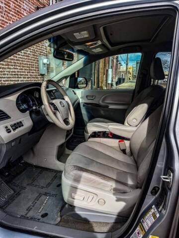 2014 Toyota Sienna Limited 7-Passenger
