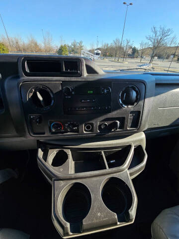 2011 Ford E-Series E-350 SD