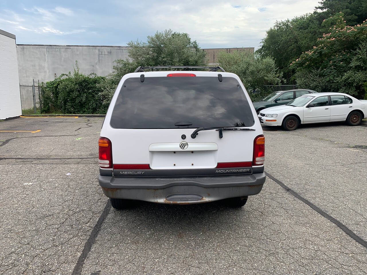 2000 Mercury Mountaineer for sale at Avilor Auto Terminal inc. in Central Islip, NY