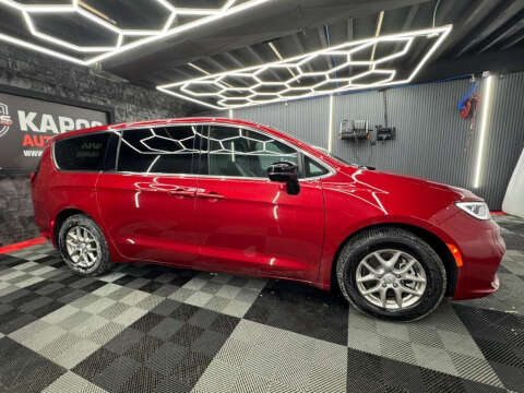 2025 Chrysler Pacifica Select