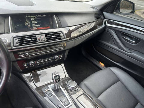 2016 BMW 5 Series 528i
