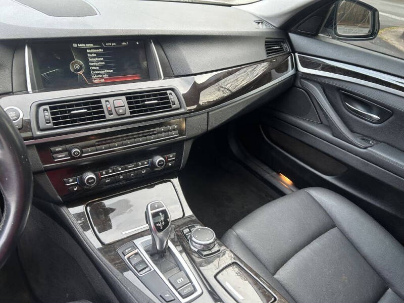 2016 BMW 5 Series 528i