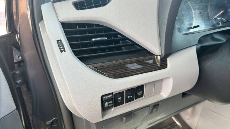 2015 Toyota Sienna