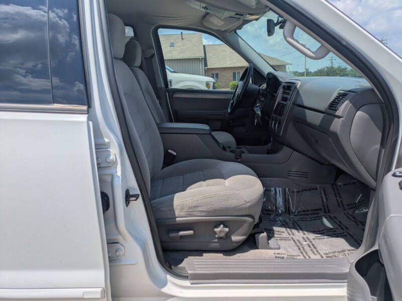 2004 Ford Explorer XLT
