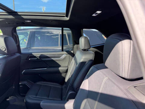 2024 GMC Acadia Elevation