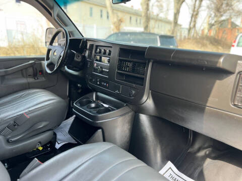 2023 Chevrolet Express 2500