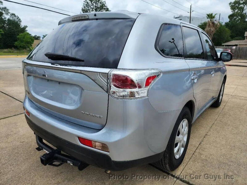 2014 Mitsubishi Outlander ES