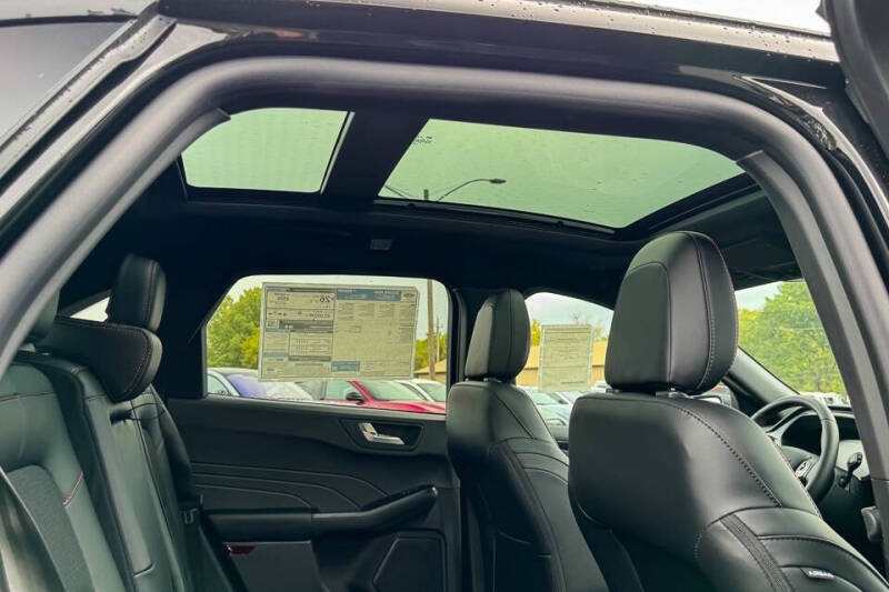 2025 Ford Escape ST-Line Select