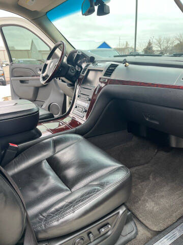 2010 Cadillac Escalade Luxury