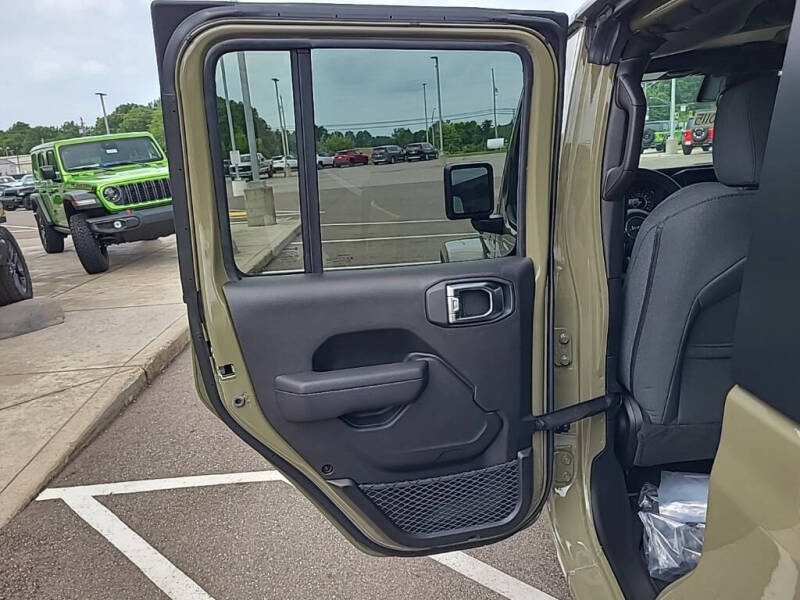 2025 Jeep Gladiator Sport