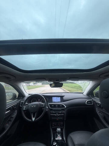 2018 Infiniti QX30 Essential