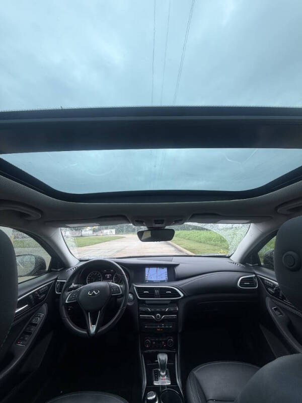 2018 Infiniti QX30 Essential