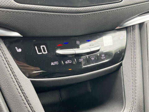 2025 Cadillac XT6 Luxury