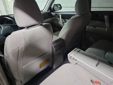 2012 Toyota Highlander SE