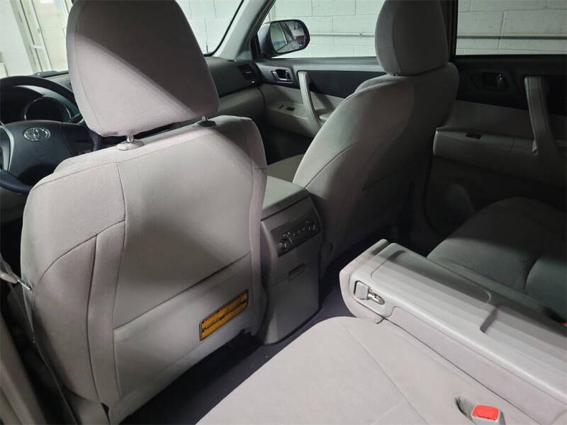 2012 Toyota Highlander SE