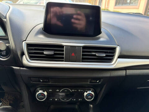 2018 Mazda MAZDA3 Touring