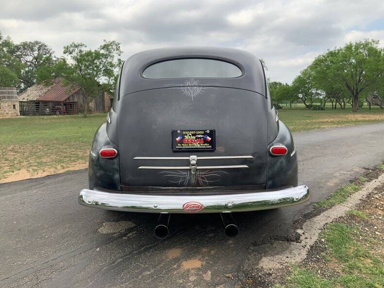 1946 Ford Deluxe