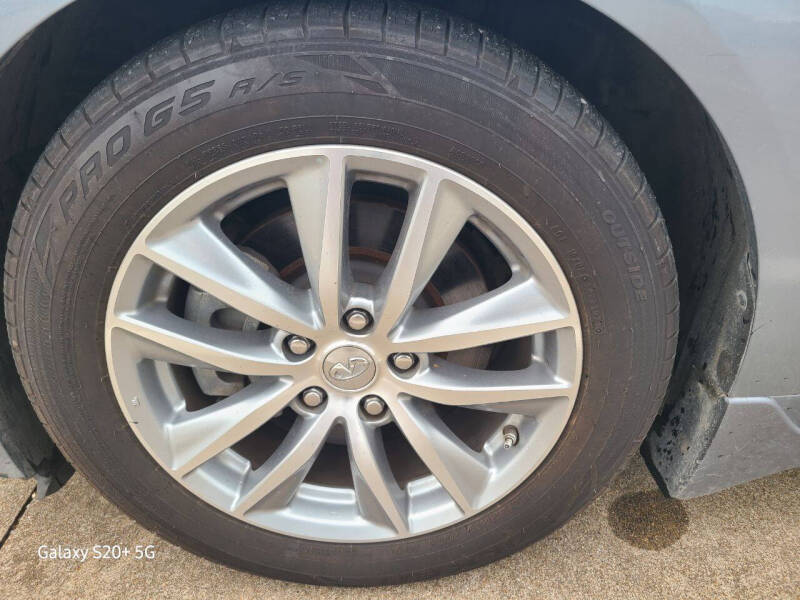 2015 Infiniti Q50 Premium