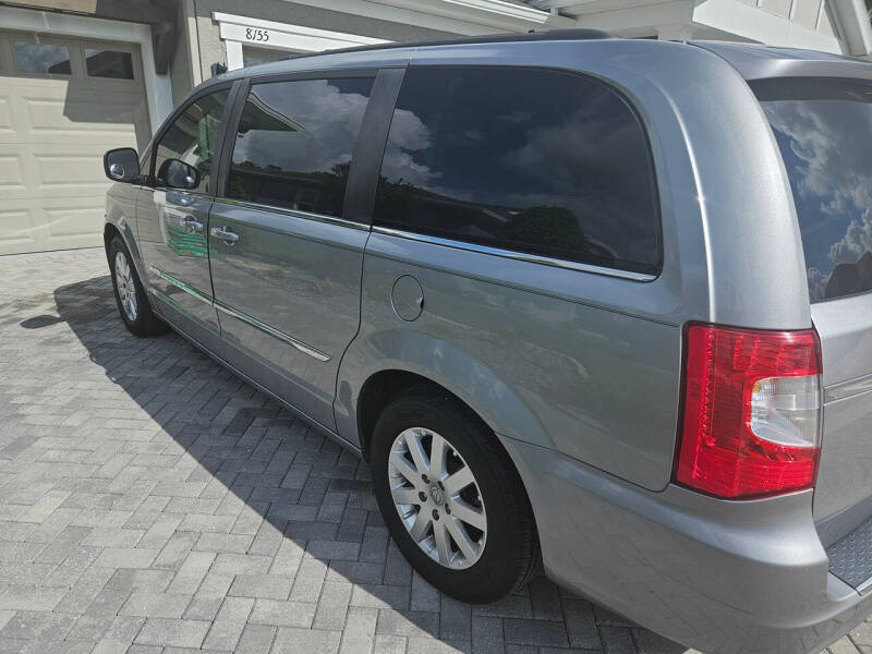 2016 Chrysler Town and Country Touring