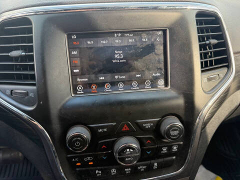 2019 Jeep Grand Cherokee Laredo