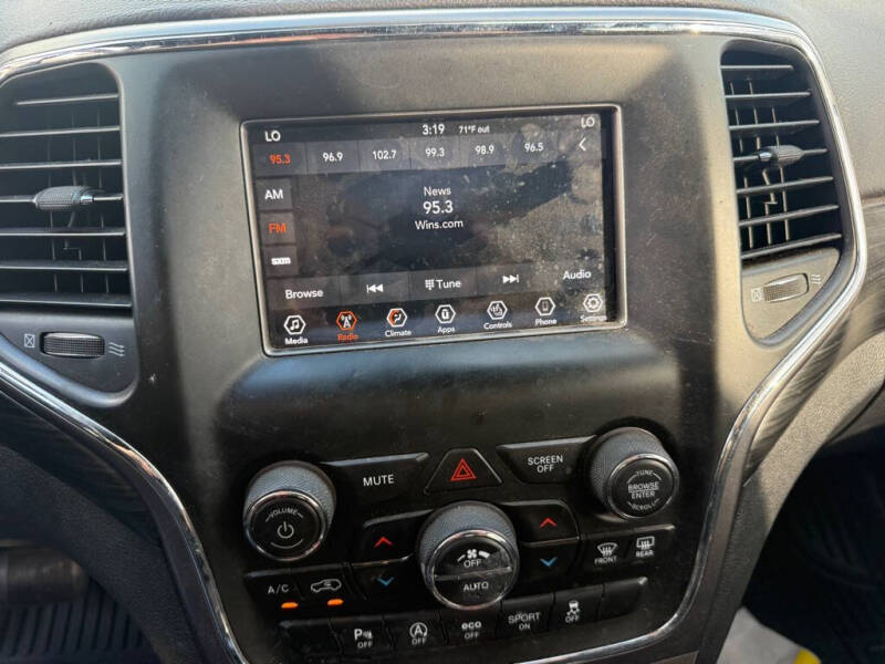 2019 Jeep Grand Cherokee Laredo