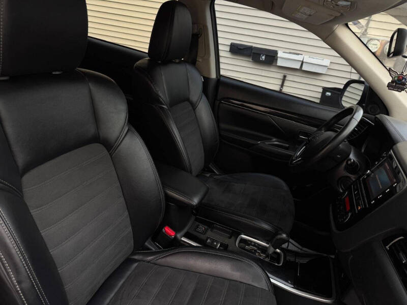 2019 Mitsubishi Outlander SE