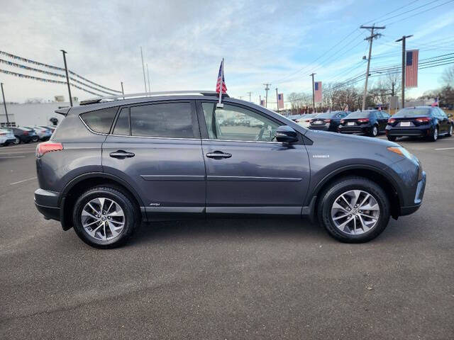 2017 Toyota RAV4 Hybrid XLE