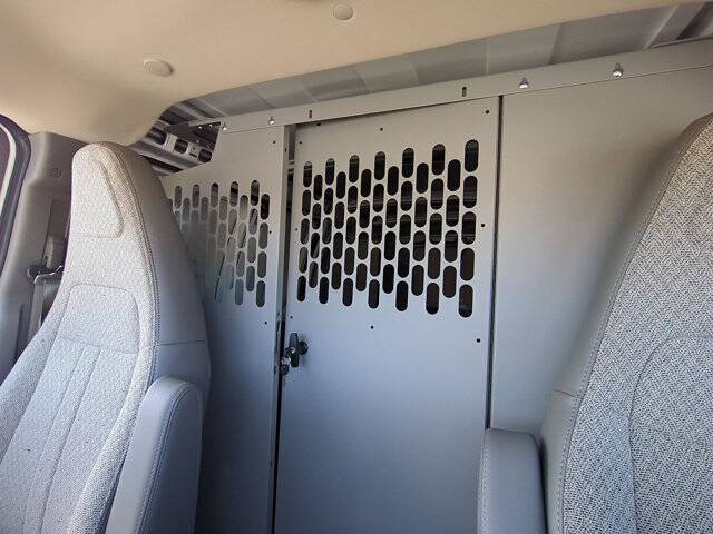 2025 Chevrolet Express 2500