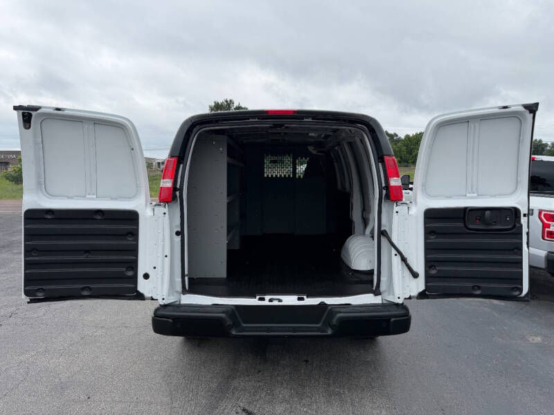 2022 Chevrolet Express 2500