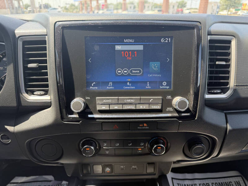 2022 Nissan Frontier SV