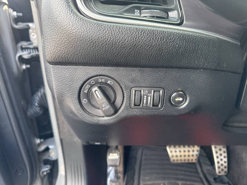 2018 Dodge Challenger SXT Plus