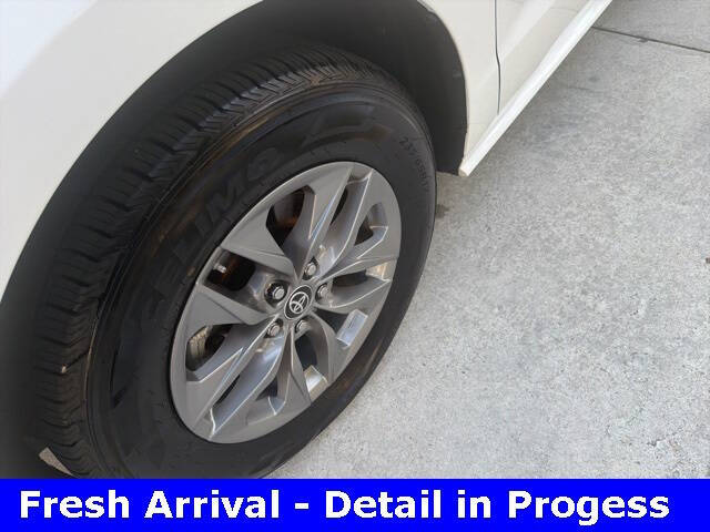 2024 Toyota Sienna LE 8-Passenger