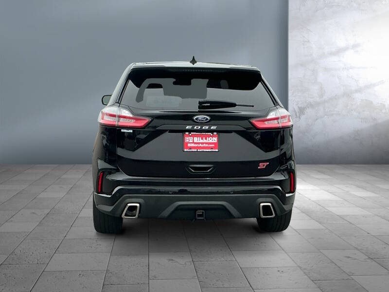 2022 Ford Edge ST