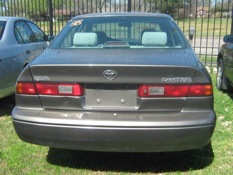 1998 Toyota Camry LE photo 6