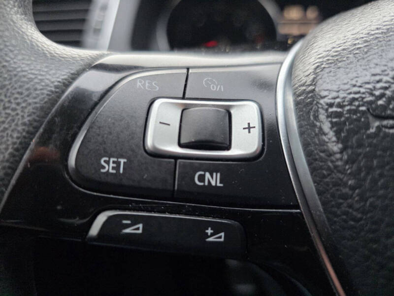 2016 Volkswagen Passat 1.8T S