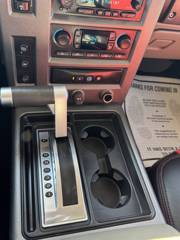 2004 HUMMER H2 Lux Series