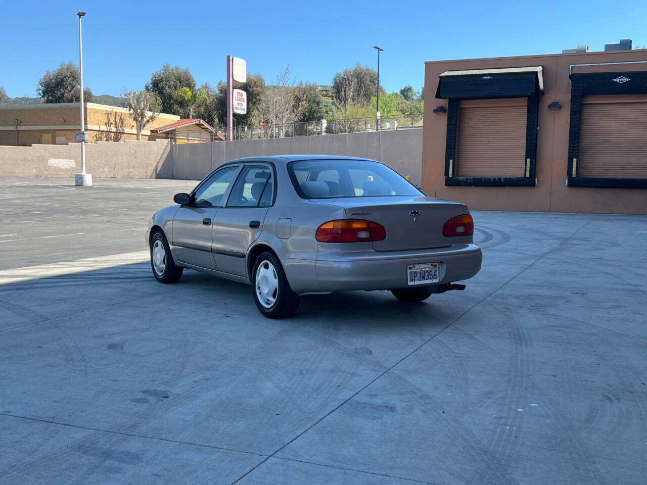 2001 Chevrolet Prizm for sale at R&G Auto Sales in Tujunga, CA